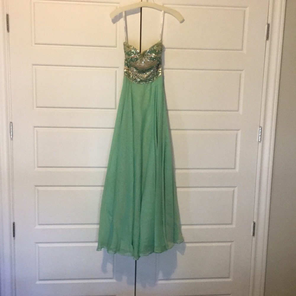 Sherri Hill prom dress